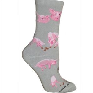 🛍🛍PIGS ALL OVER ON GRAY CREW SOCKS🛍🛍
